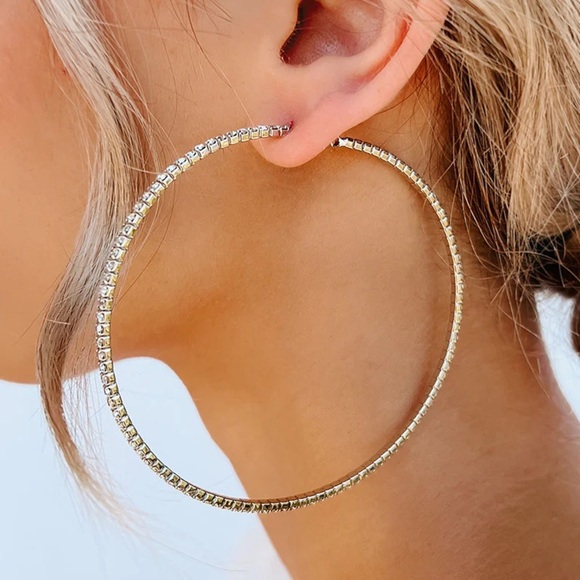Twelve Brand Large Lightweight Silver-tone Rhinestone Sparkle Hoop Earrings - Picture 1 of 4
